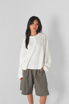 Box Henley - Ivory on model