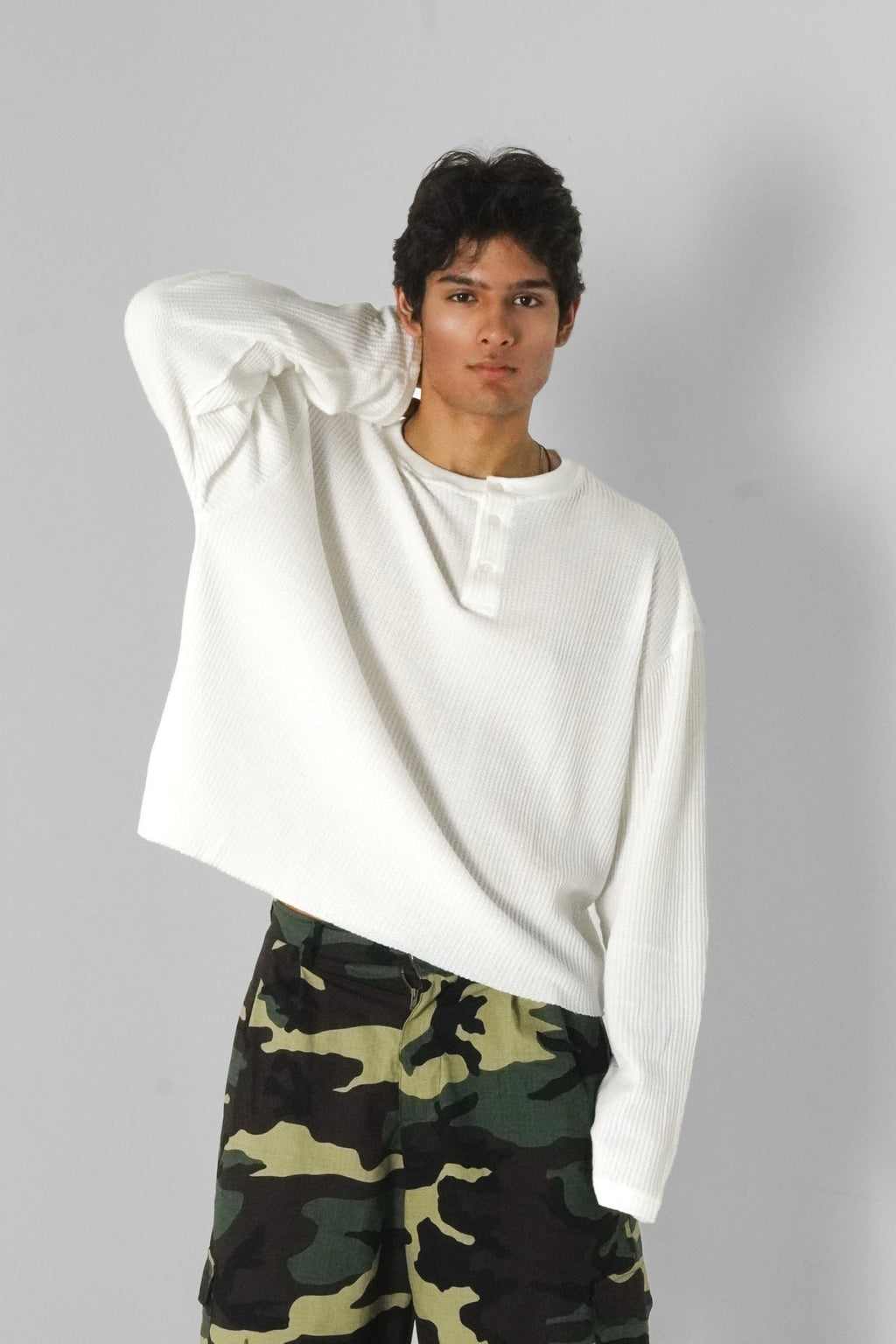 Box Henley - Ivory on model