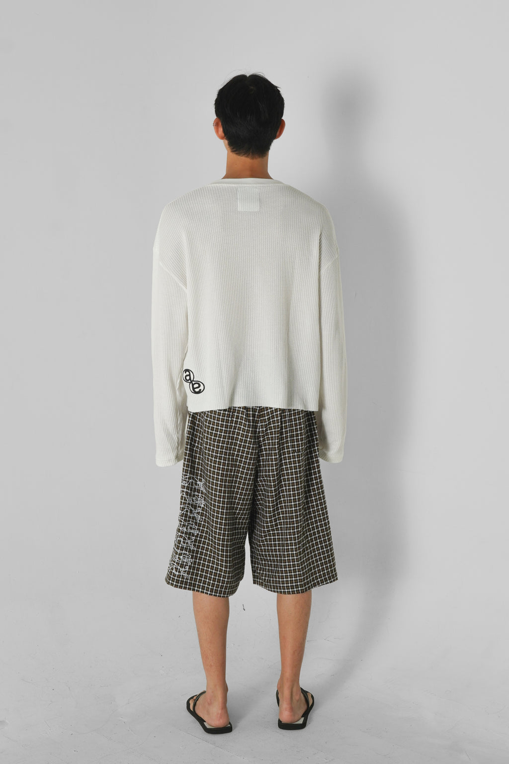 Box Henley - Ivory on model
