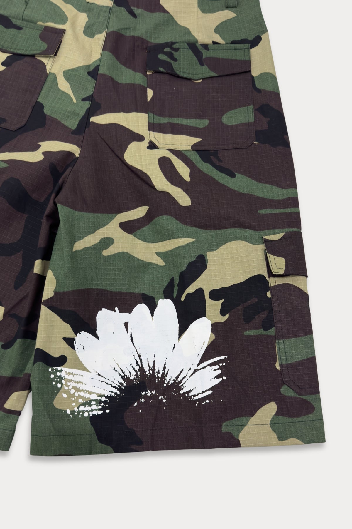 Aston Abode Lobby Shorts in Garden, print detail close-up