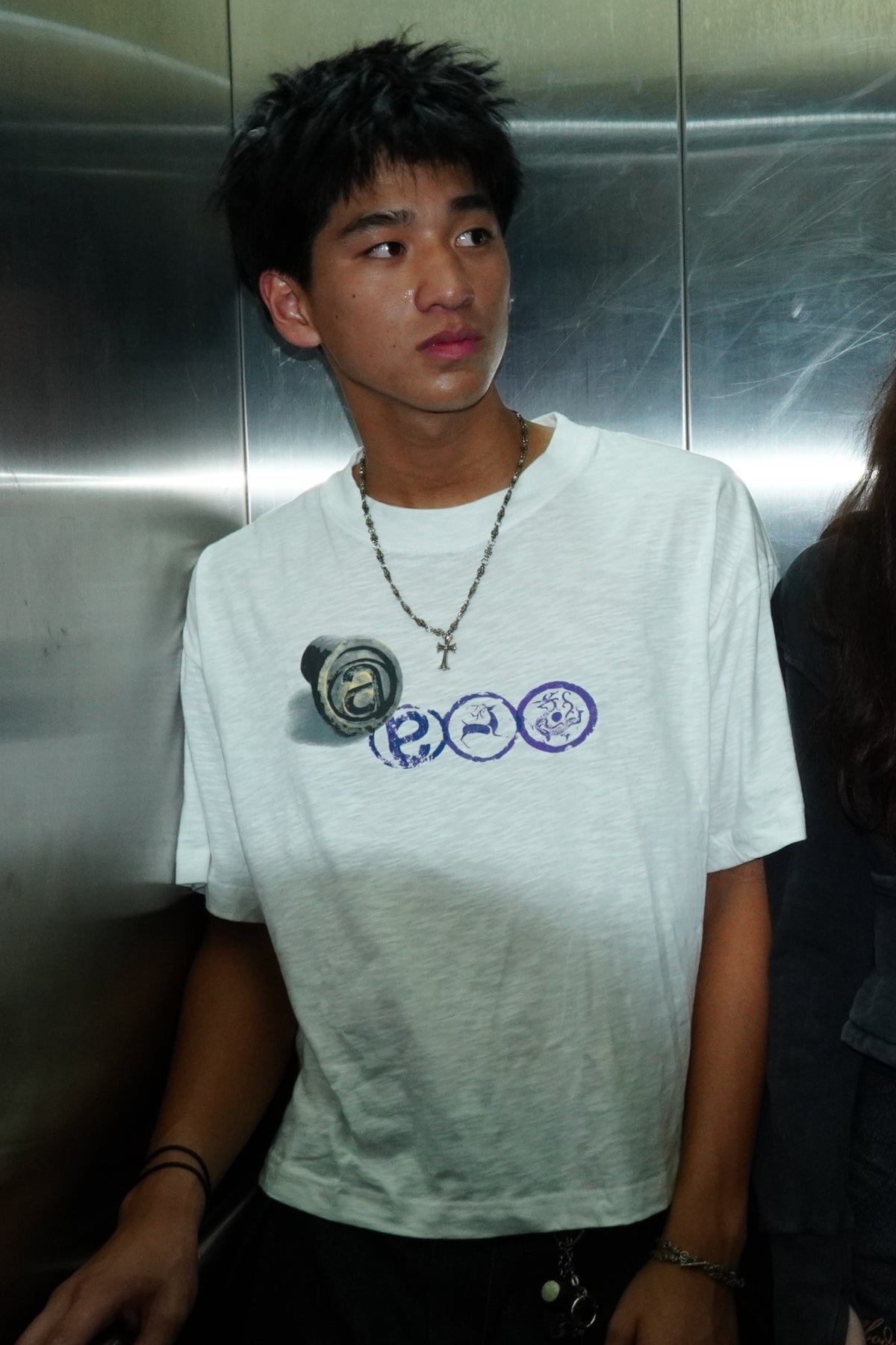 Aston Abode Wadang Tee, lifestyle shot